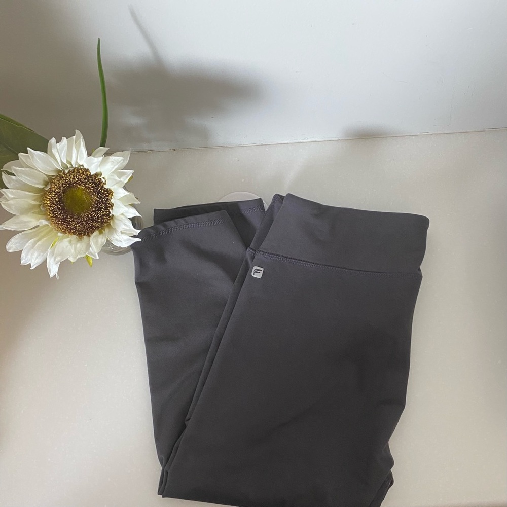 FABLETICS Gray Capri leggings workout size XL
